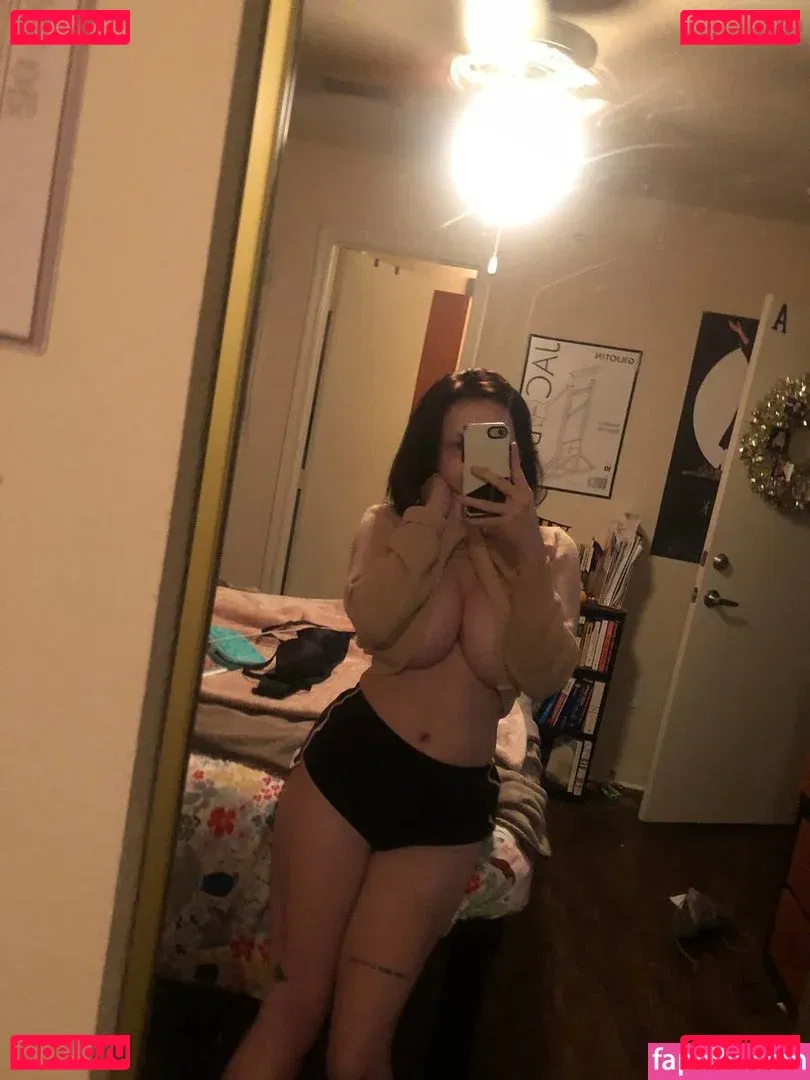 mochimio Onlyfans Photo Gallery 