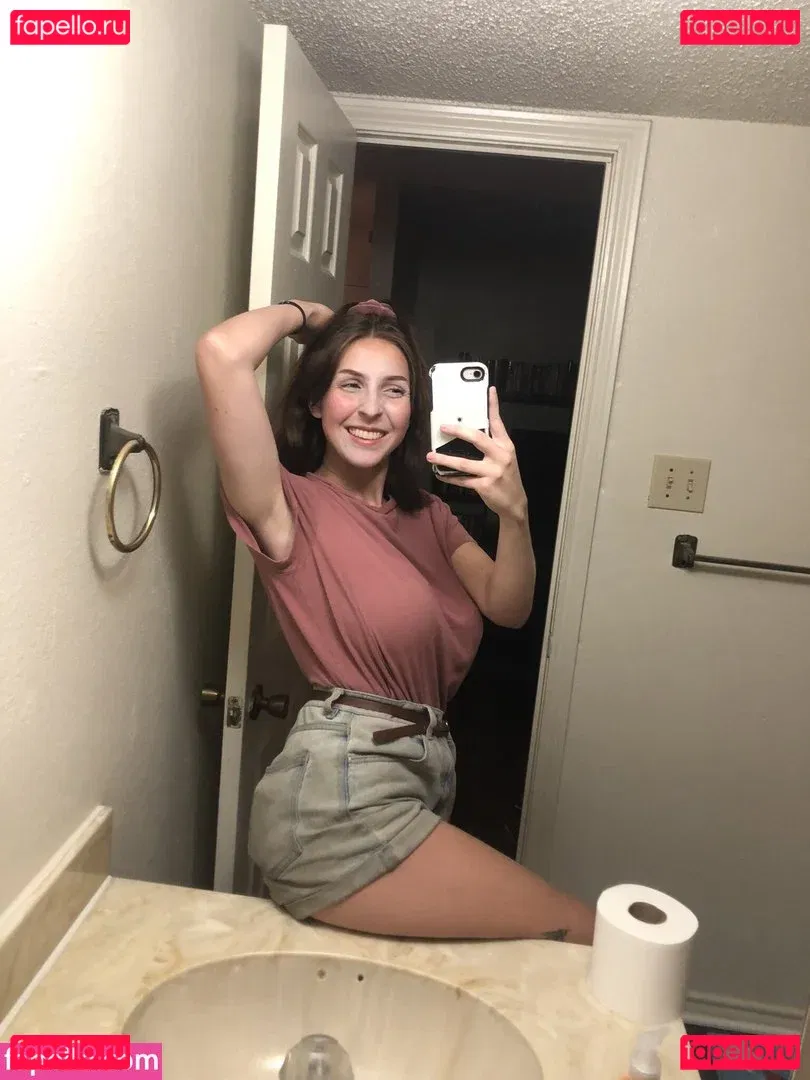 mochimio Onlyfans Photo Gallery 