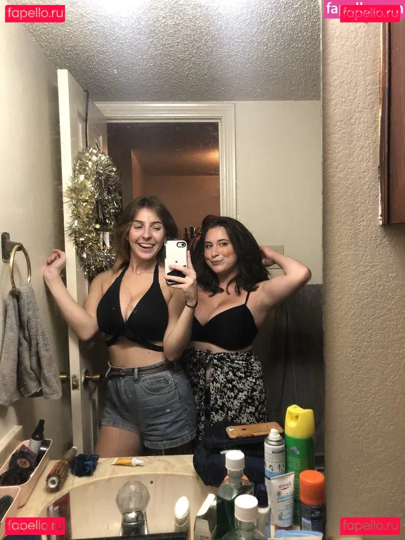 mochimio Onlyfans Photo Gallery 