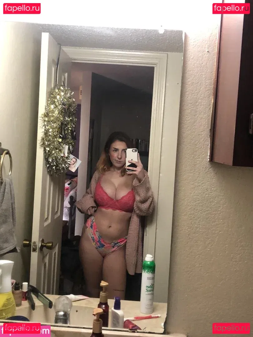 mochimio Onlyfans Photo Gallery 