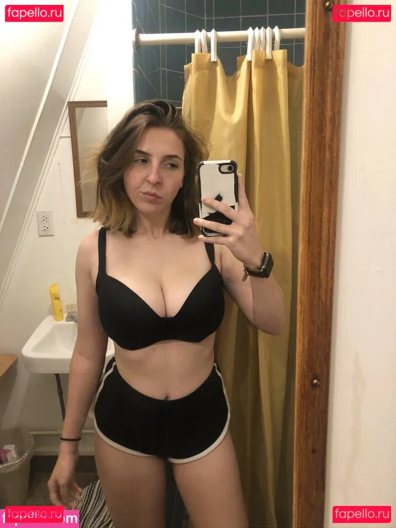 mochimio Onlyfans Photo Gallery 