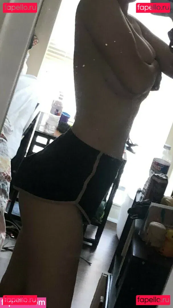 mochimio Onlyfans Photo Gallery 