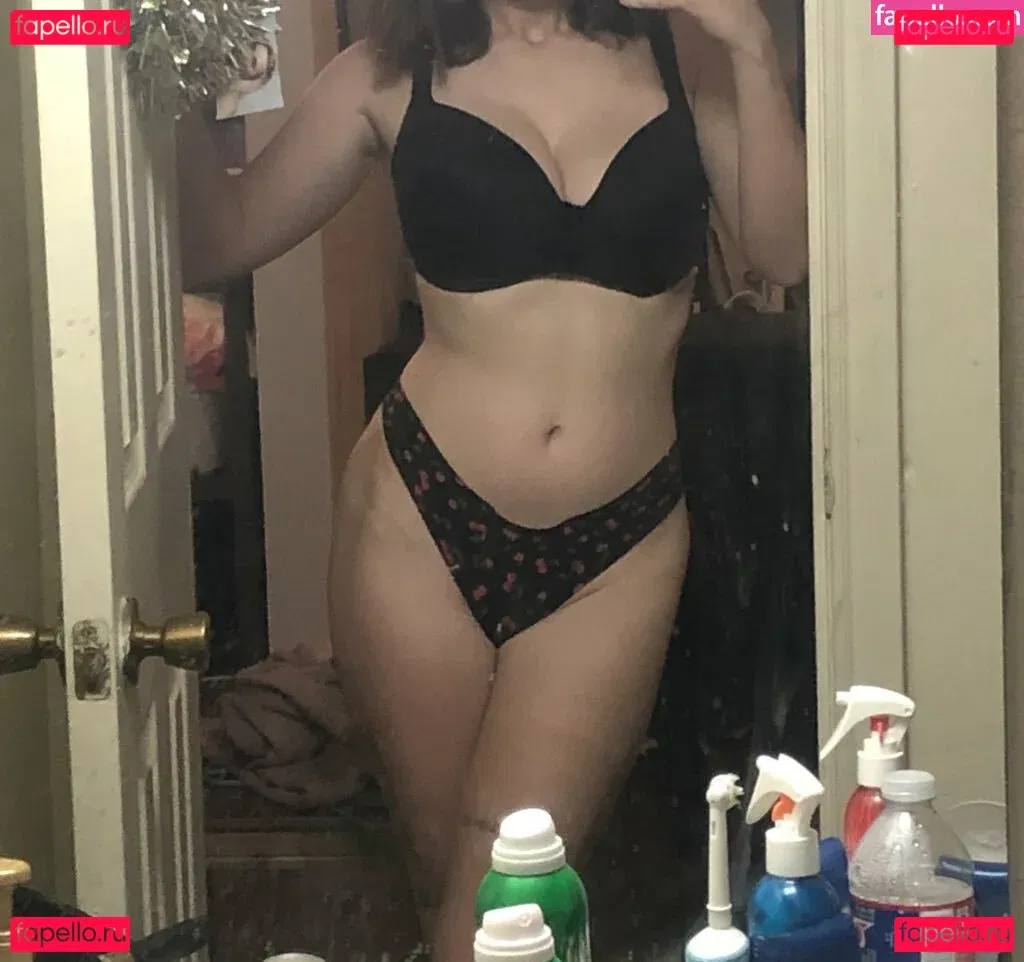 mochimio Onlyfans Photo Gallery 