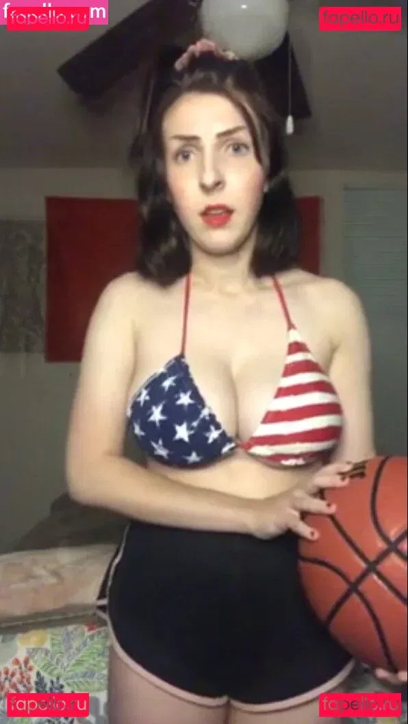 mochimio Onlyfans Photo Gallery 