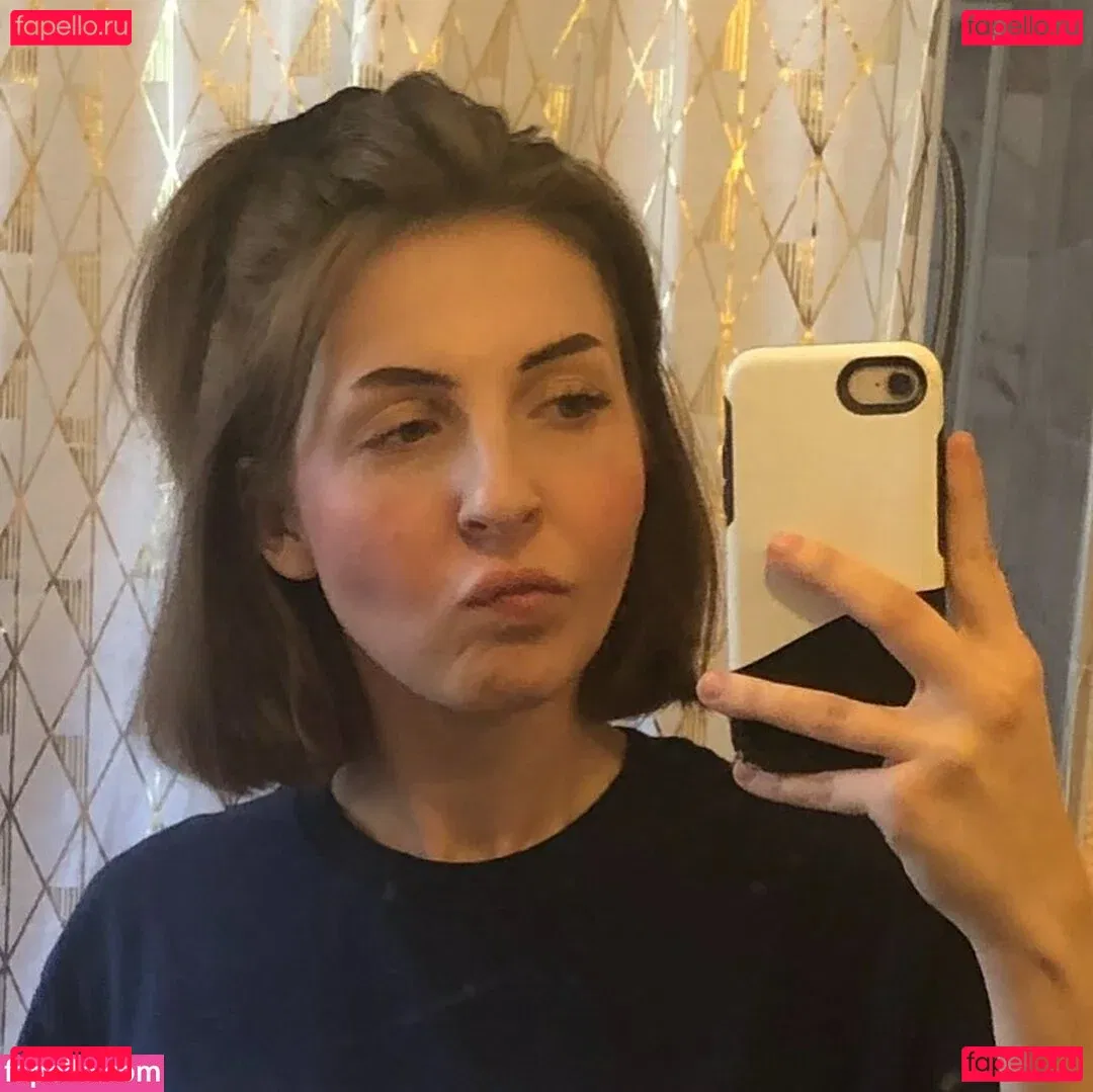 mochimio Onlyfans Photo Gallery 