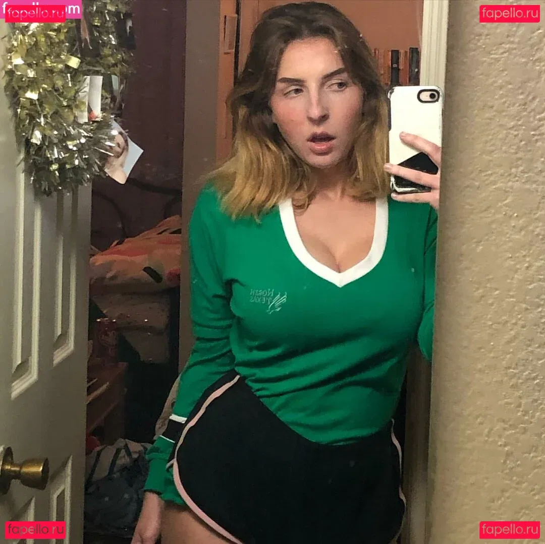 mochimio Onlyfans Photo Gallery 