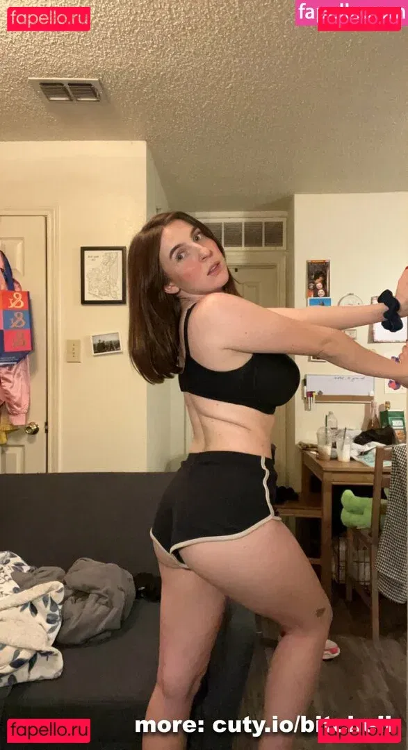 mochimio Onlyfans Photo Gallery 