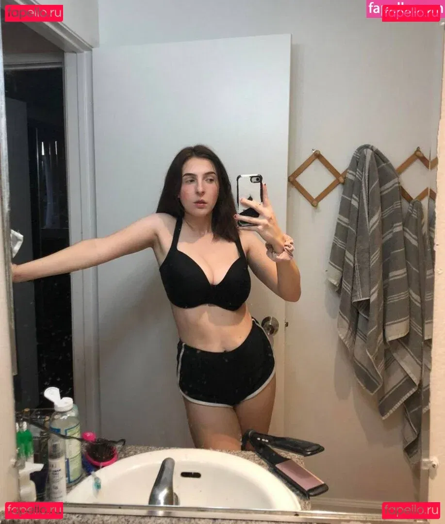 mochimio Onlyfans Photo Gallery 