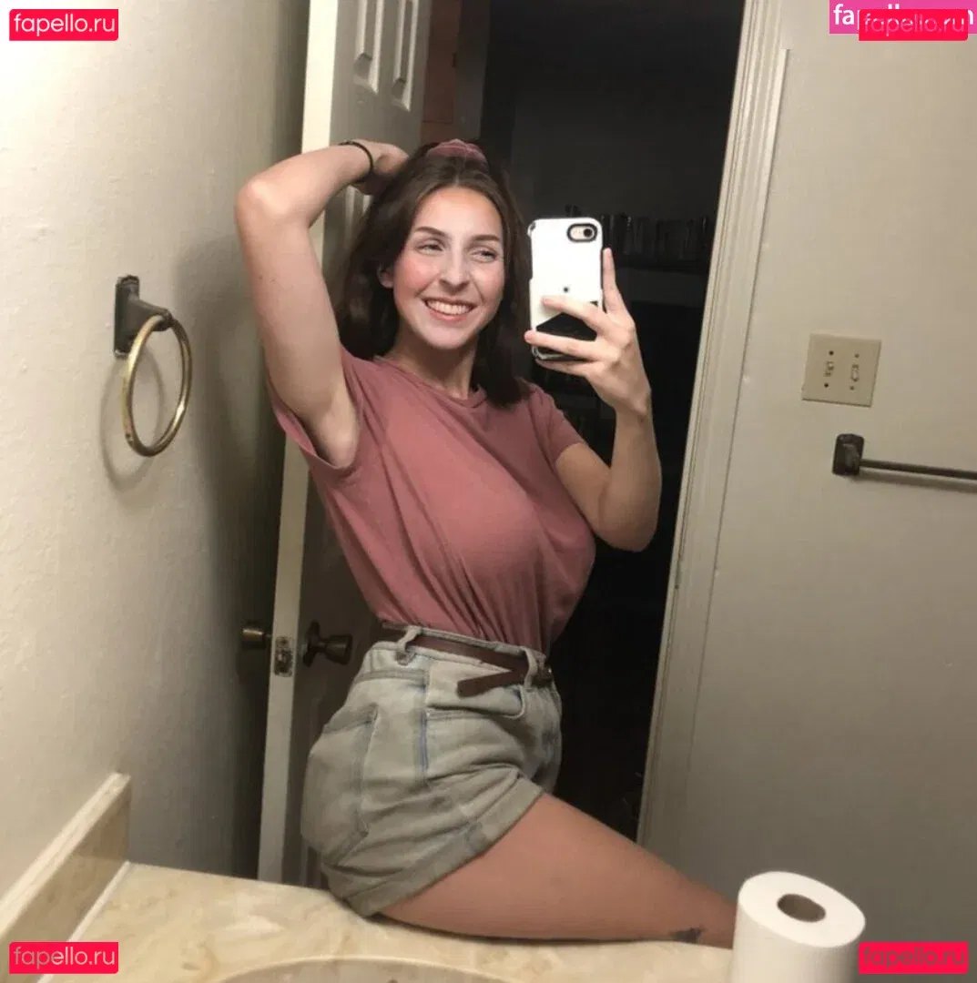 mochimio Onlyfans Photo Gallery 