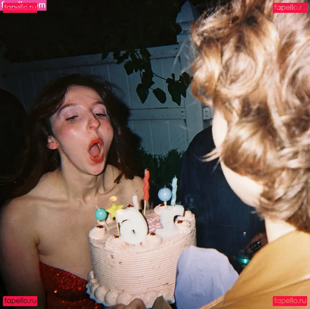 mochimio Onlyfans Photo Gallery 