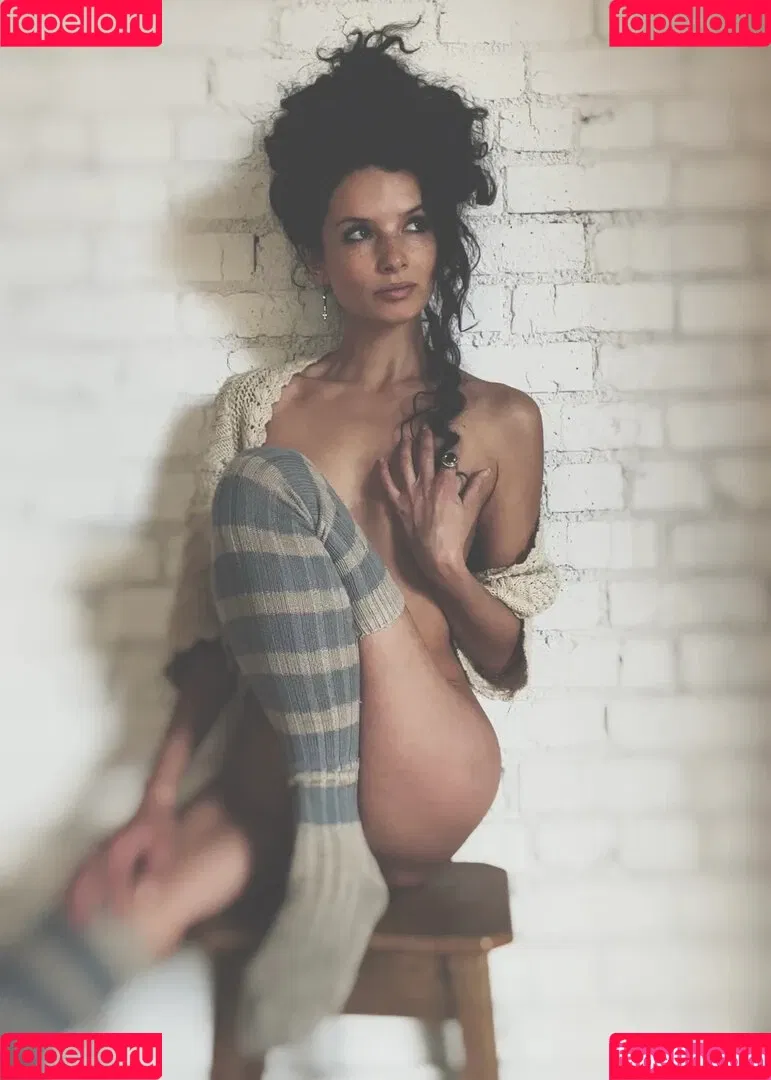 Alice Greczyn Onlyfans Photo Gallery 