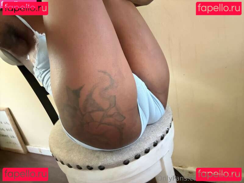 bey_khy / slimthickay / slimthickthorobreds Onlyfans Photo Gallery 