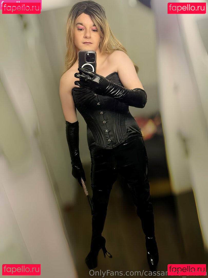 cassandra_officiel / cassandra_sitara Onlyfans Photo Gallery 