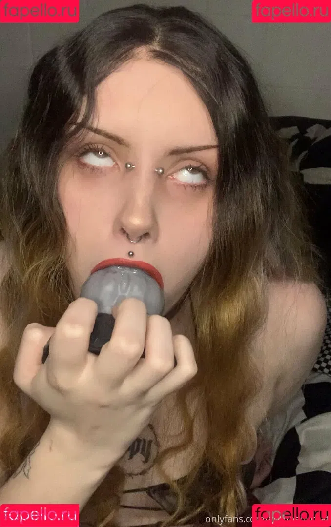 gothbabybrat Onlyfans Photo Gallery 