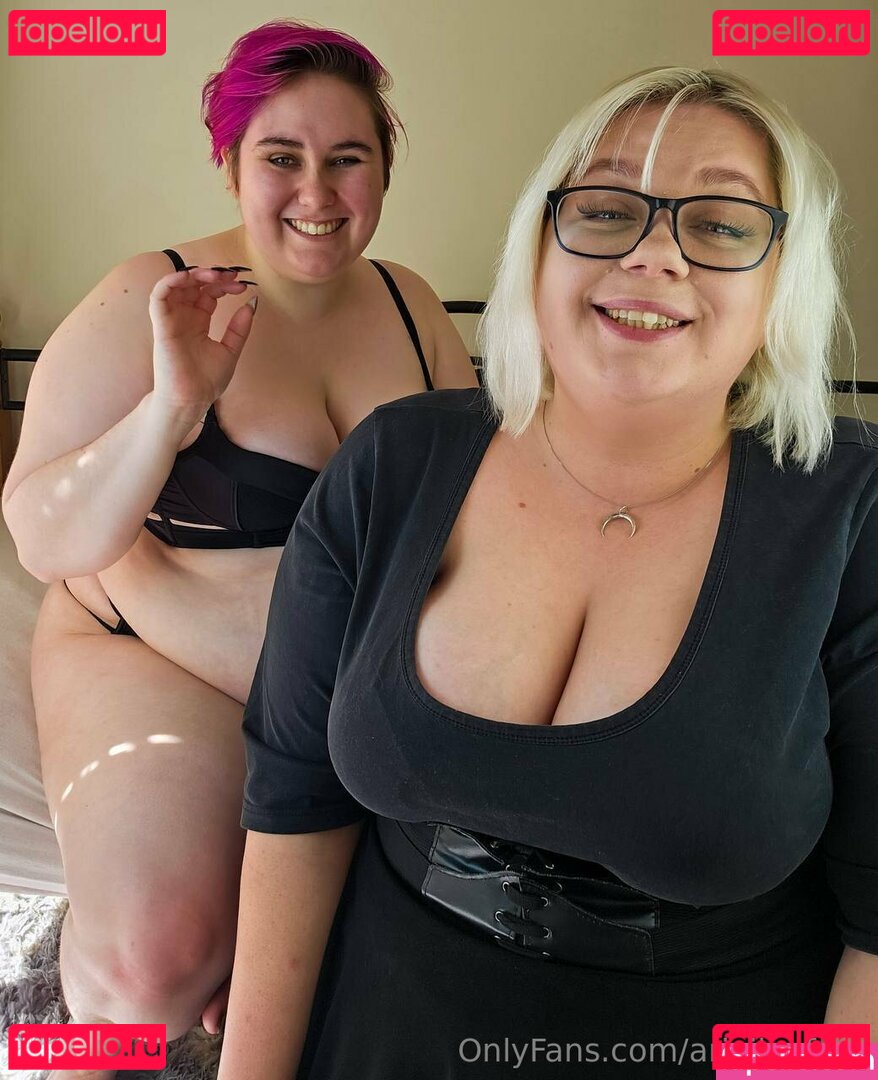 ariajinxfree / j_e_n_n_xo Onlyfans Photo Gallery 