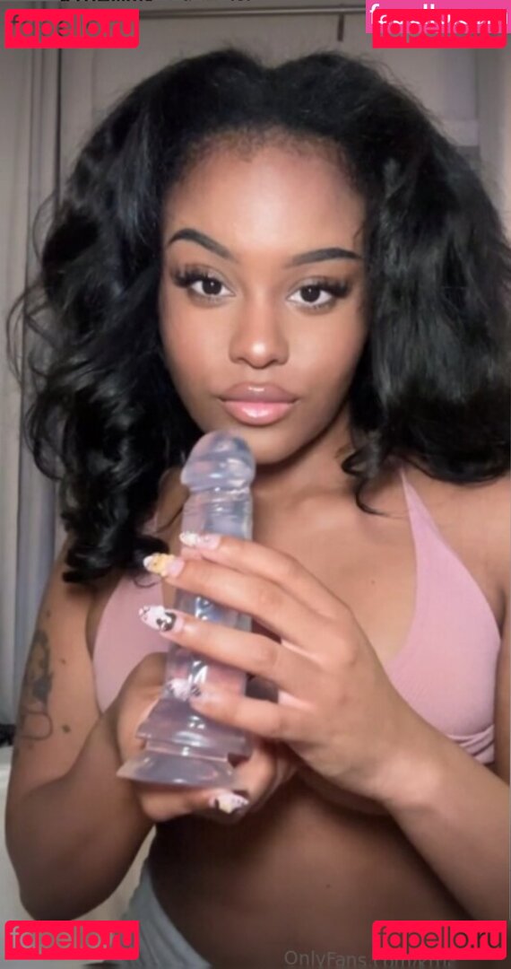 KittyM / kativerse_ / kttyverse Onlyfans Photo Gallery 