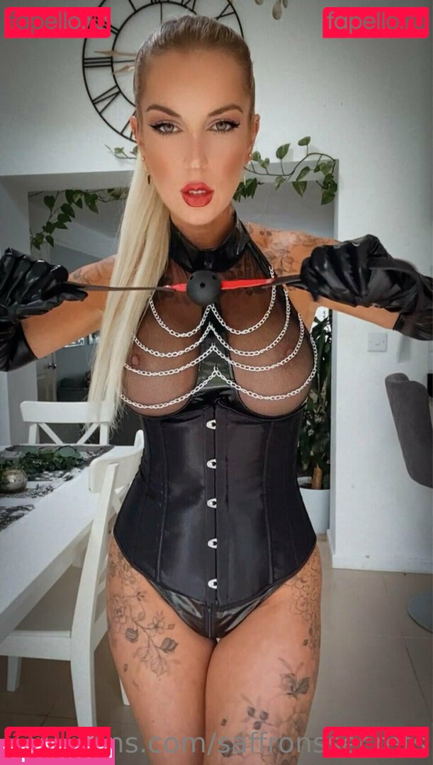 Helenahikes / Saffronssecrets / _helenahikes Onlyfans Photo Gallery 