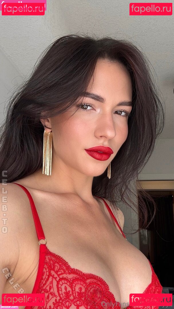 Yulia Zahurska / Yuliayyc Onlyfans Photo Gallery 