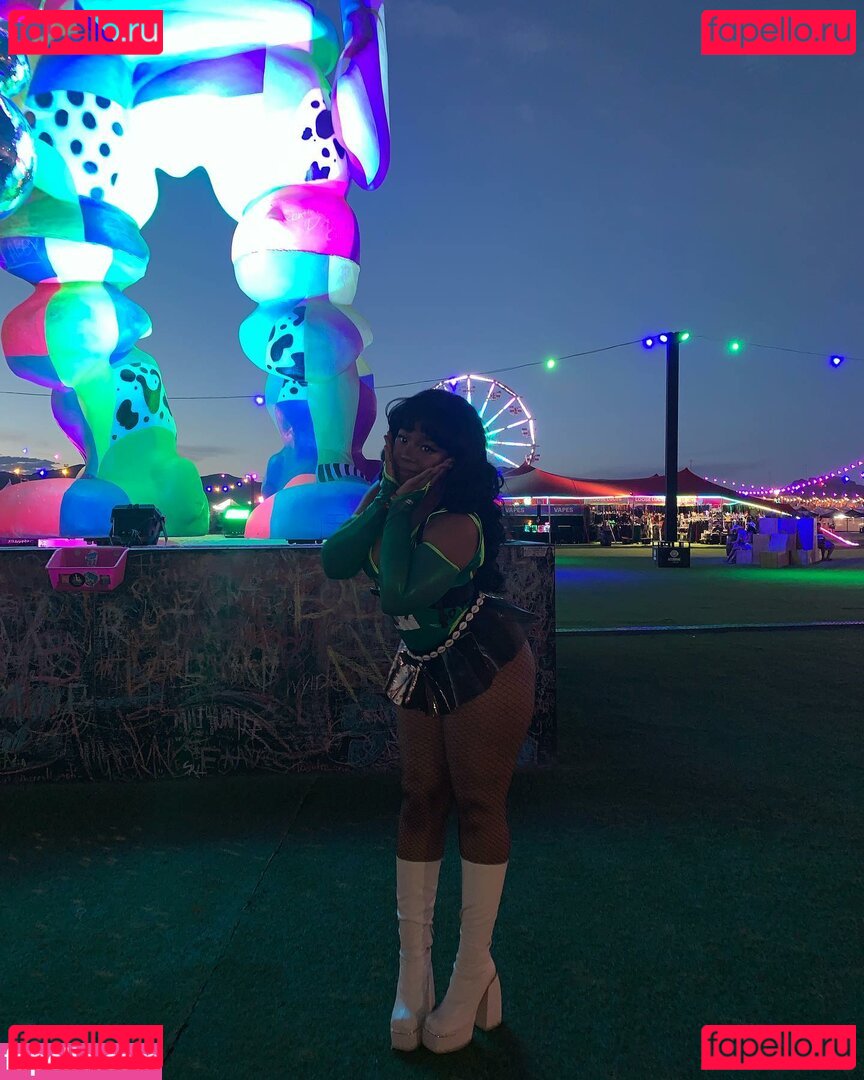 Maibunnii / maicocoanut Onlyfans Photo Gallery 