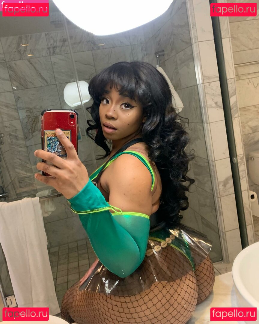 Maibunnii / maicocoanut Onlyfans Photo Gallery 