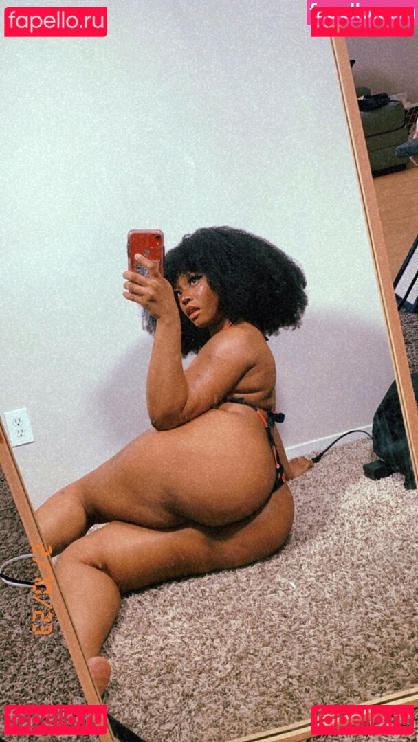 Maibunnii / maicocoanut Onlyfans Photo Gallery 