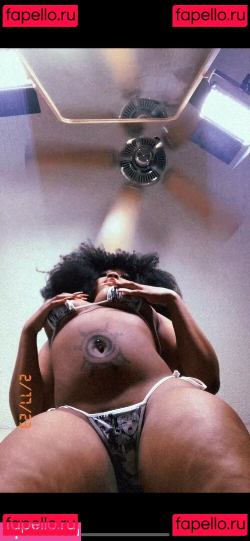 Maibunnii / maicocoanut Onlyfans Photo Gallery 