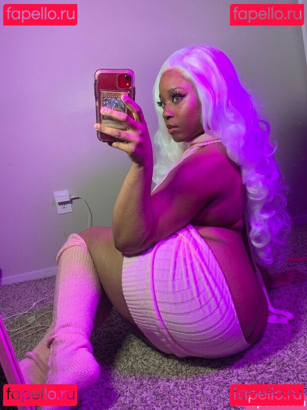 Maibunnii / maicocoanut Onlyfans Photo Gallery 