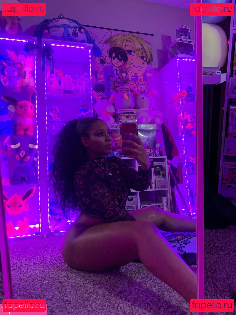 Maibunnii / maicocoanut Onlyfans Photo Gallery 