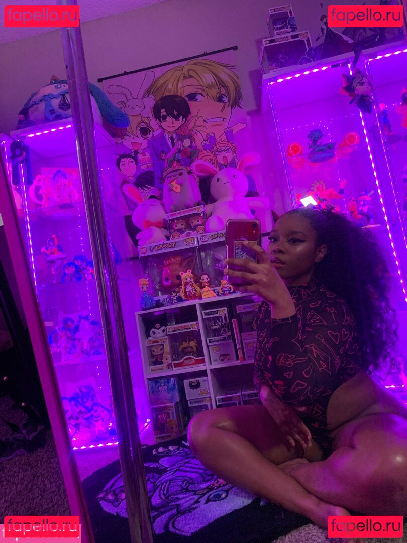 Maibunnii / maicocoanut Onlyfans Photo Gallery 