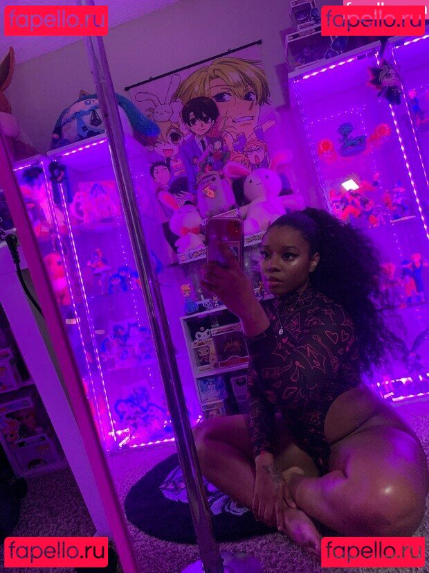 Maibunnii / maicocoanut Onlyfans Photo Gallery 