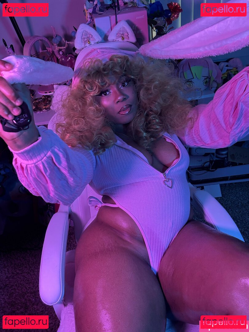 Maibunnii / maicocoanut Onlyfans Photo Gallery 