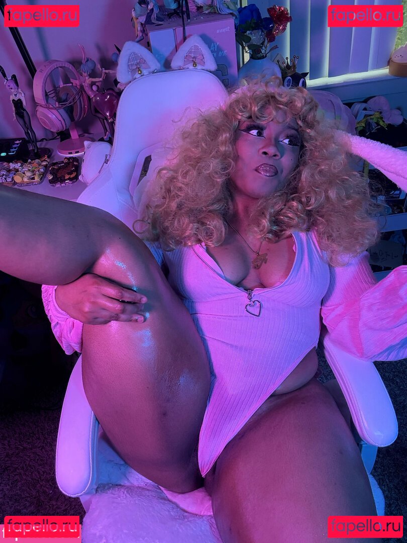 Maibunnii / maicocoanut Onlyfans Photo Gallery 