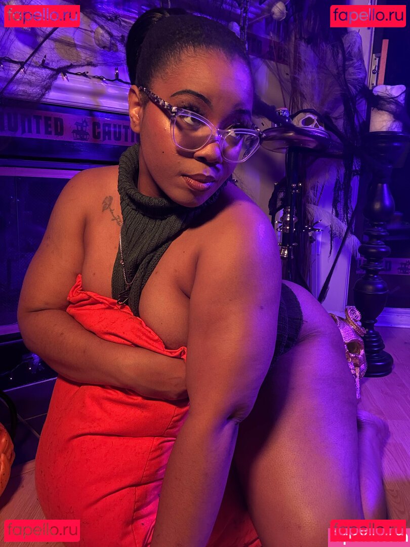 Maibunnii / maicocoanut Onlyfans Photo Gallery 