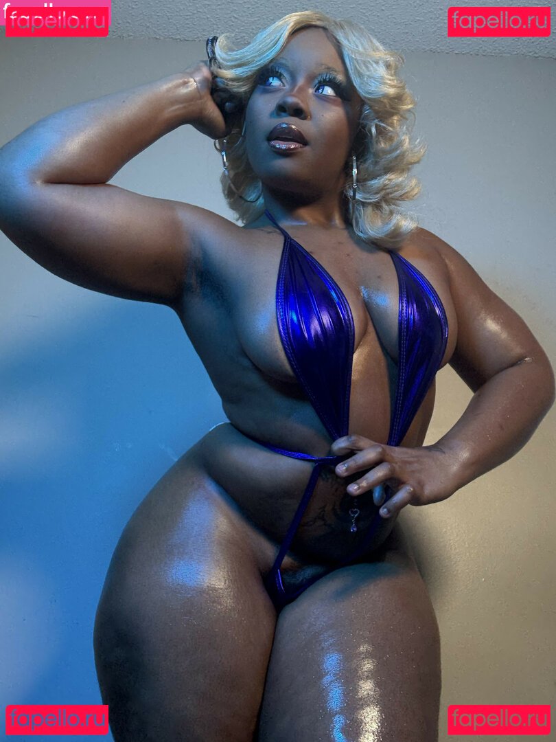 Maibunnii / maicocoanut Onlyfans Photo Gallery 