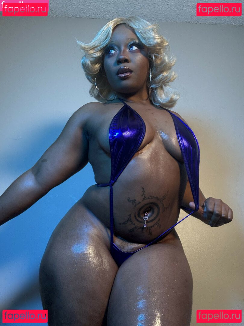 Maibunnii / maicocoanut Onlyfans Photo Gallery 