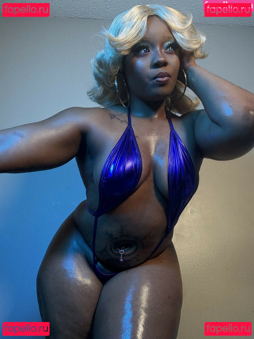 Maibunnii / maicocoanut Onlyfans Photo Gallery 