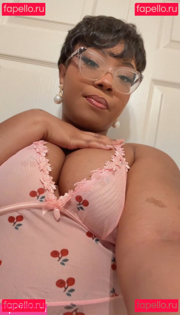 Maibunnii / maicocoanut Onlyfans Photo Gallery 