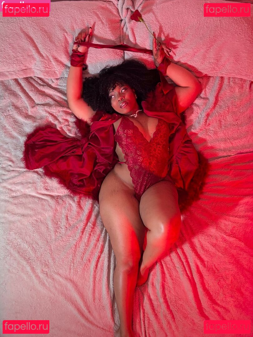 Maibunnii / maicocoanut Onlyfans Photo Gallery 