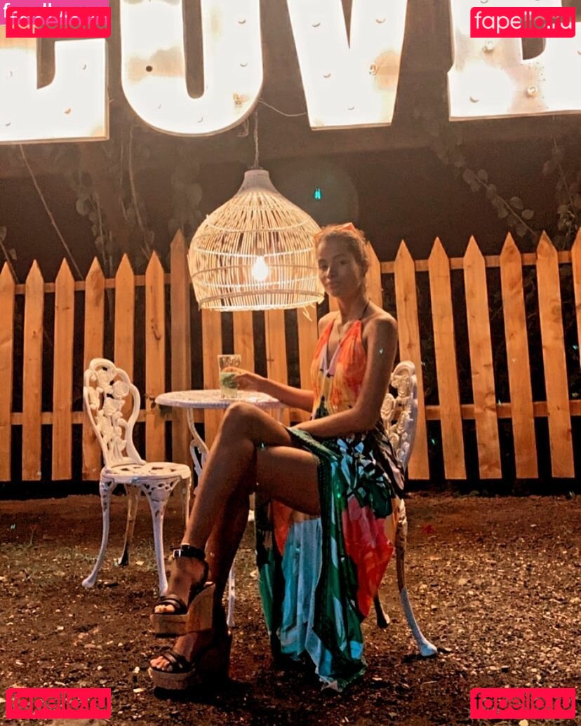 Mia Nix / mia.nix / mia_nix0012