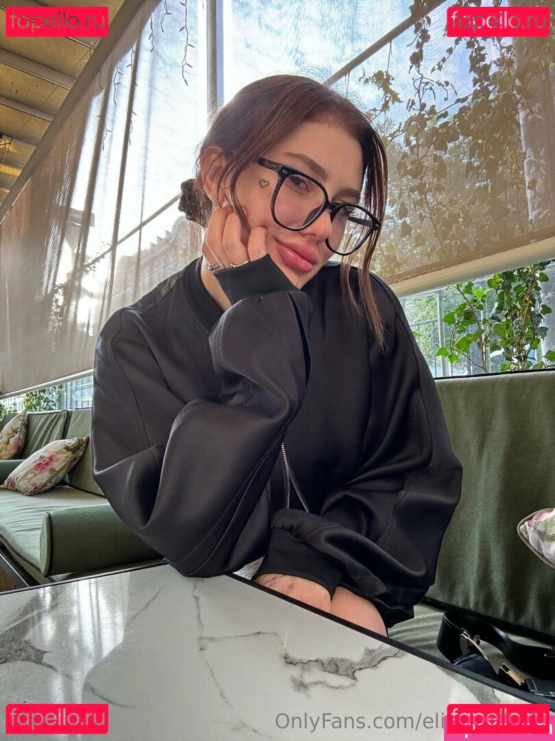 elisablondie / elisabrownie Onlyfans Photo Gallery 