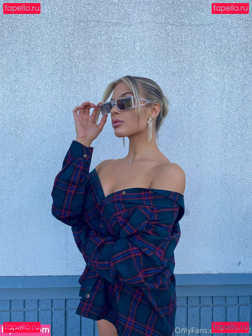 mikahl Onlyfans Photo Gallery 