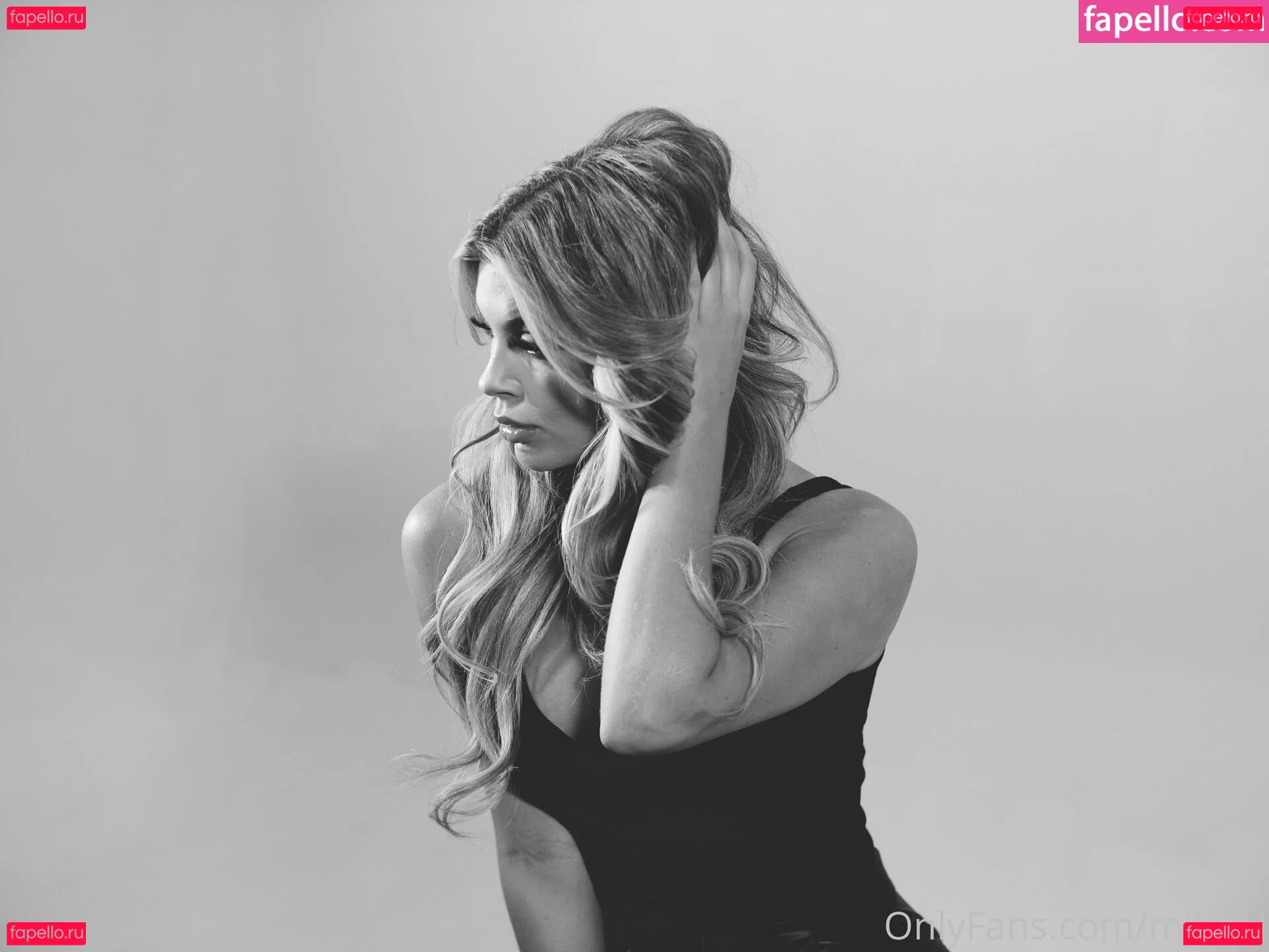 mikahl Onlyfans Photo Gallery 