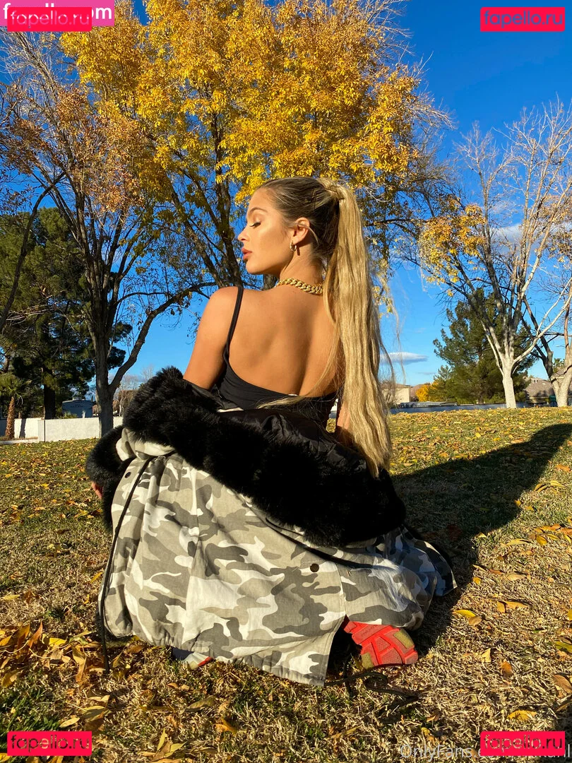 mikahl Onlyfans Photo Gallery 