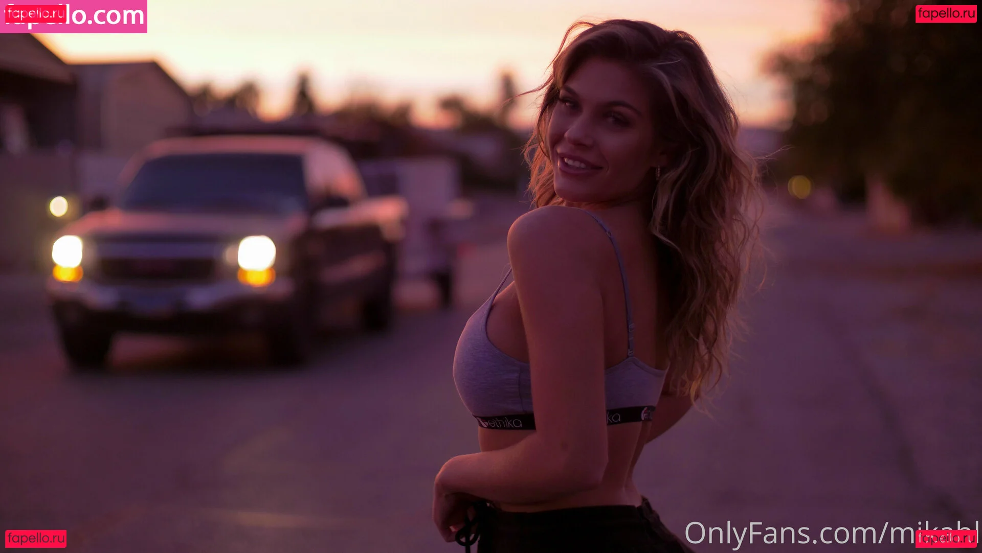 mikahl Onlyfans Photo Gallery 