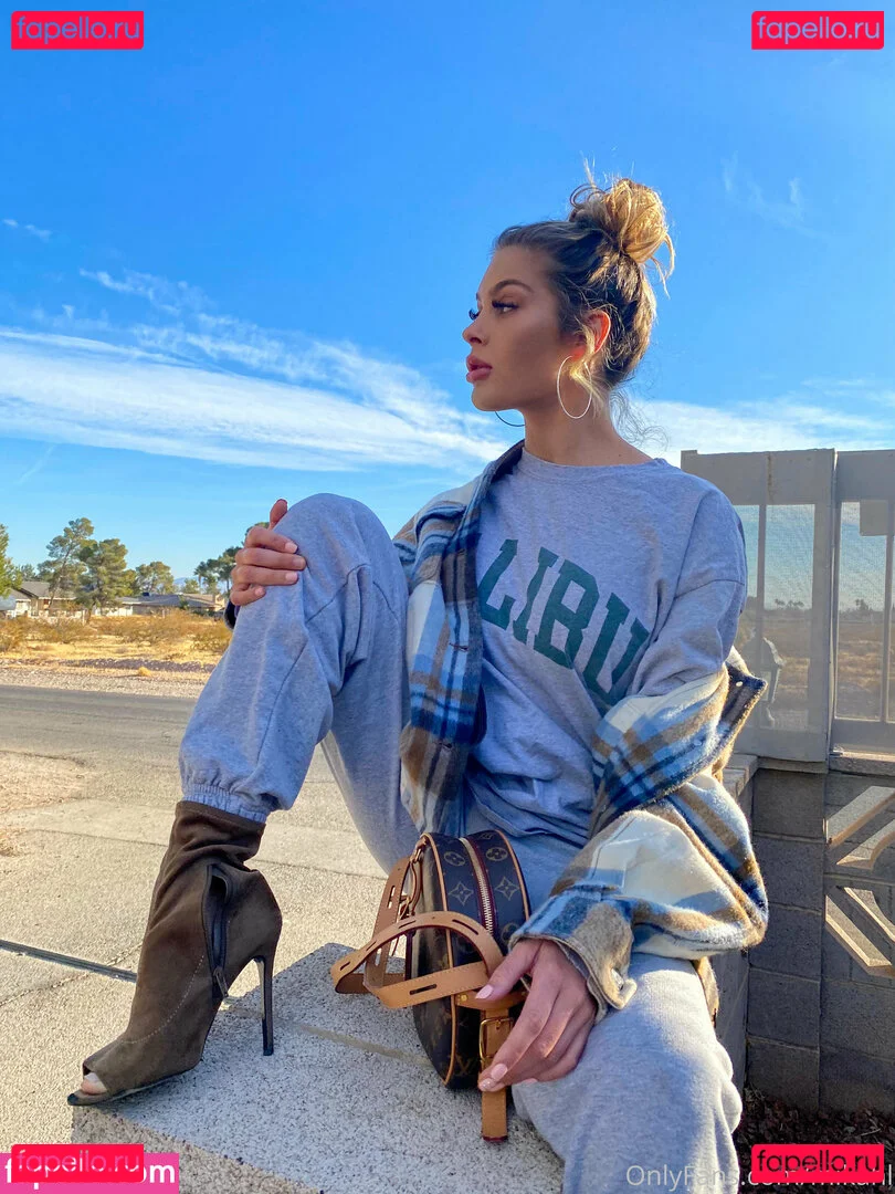 mikahl Onlyfans Photo Gallery 