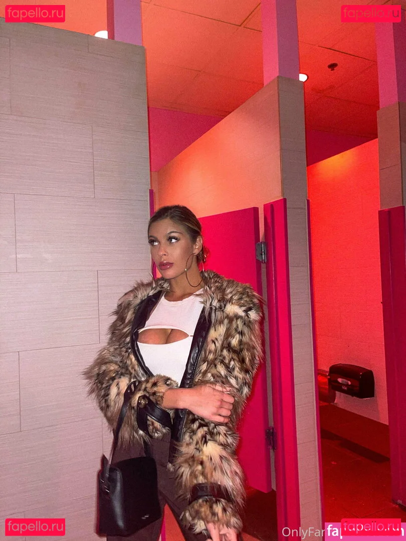 mikahl Onlyfans Photo Gallery 