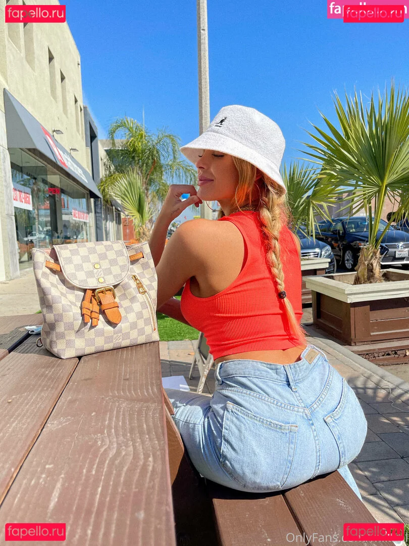 mikahl Onlyfans Photo Gallery 