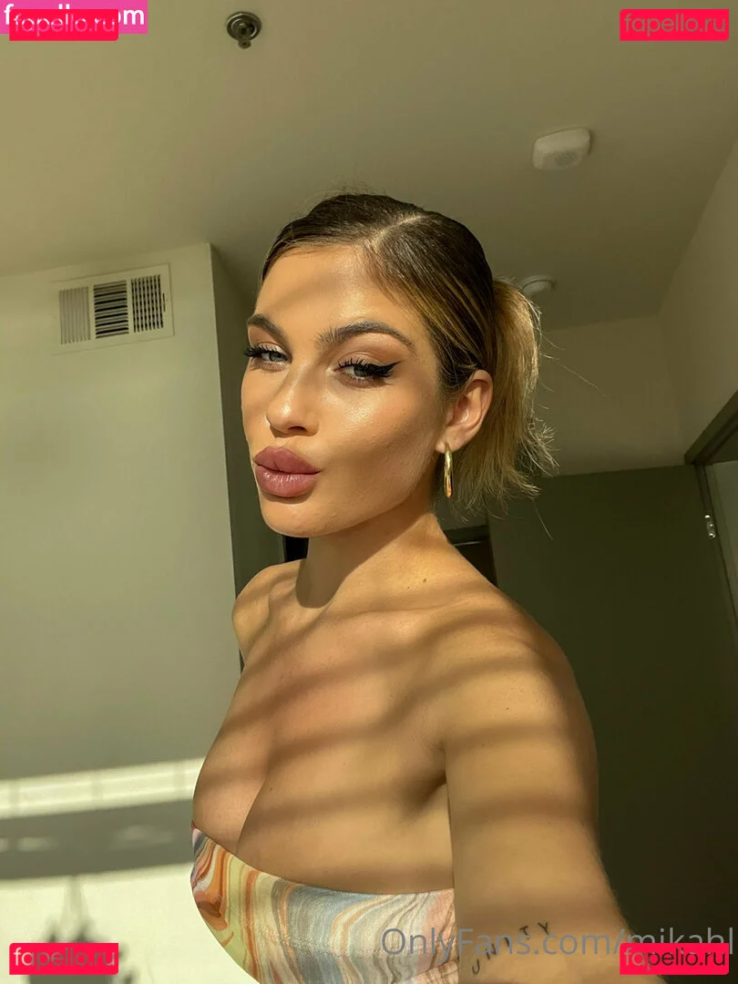 mikahl Onlyfans Photo Gallery 