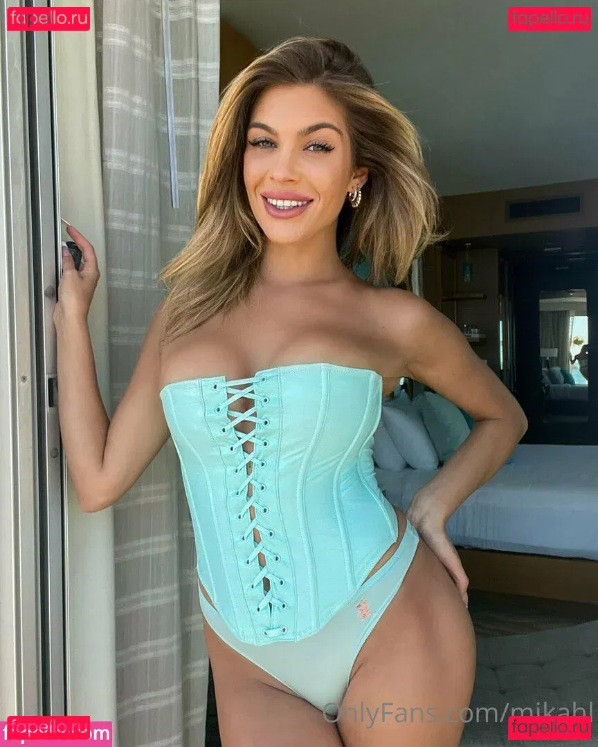 mikahl Onlyfans Photo Gallery 