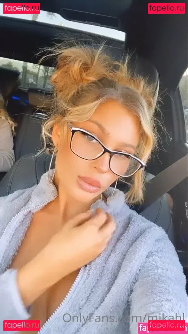 mikahl Onlyfans Photo Gallery 